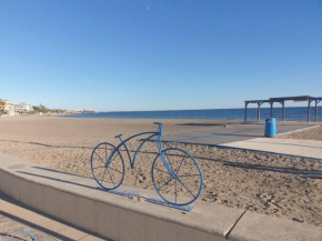 El Caprichito a 200 metros de la playa!